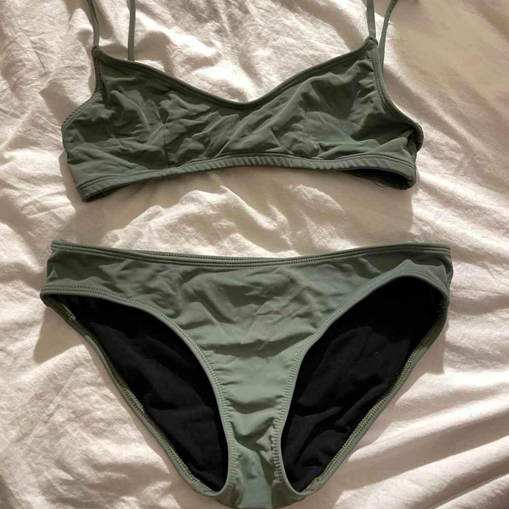 Nu Swim Stas top and Bikini Bottom mineral green size medium EUC